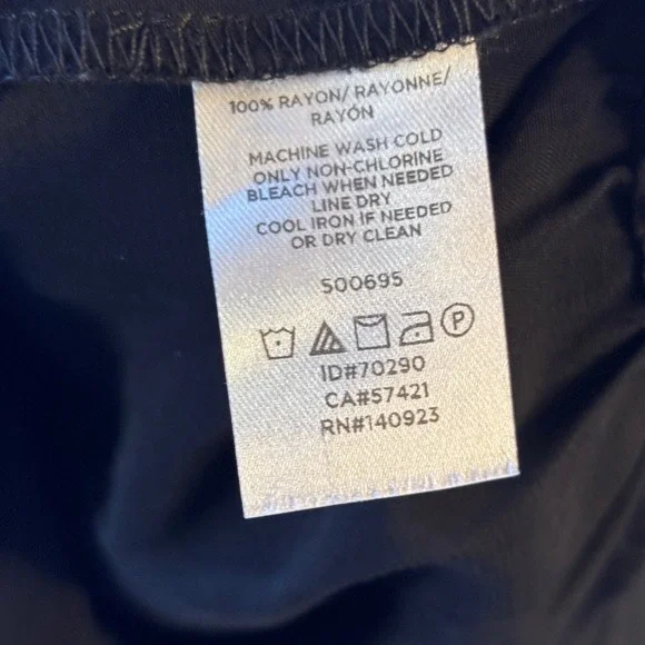 NWT Loft Outlet Black Surplice V-Neck Romper Petite 4P Petal Sleeve 27185421 - Picture 7 of 8